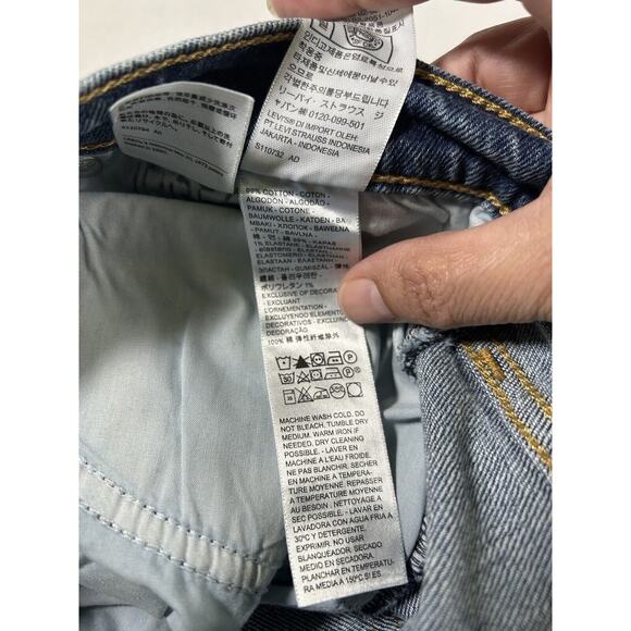 Levi's Women's 70s High Rise Flare Distressed Medium Wash Jeans Size 33 NWT - Picture 8 of 14